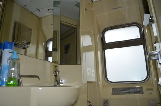 Interior do Banheiro da Standard Economy