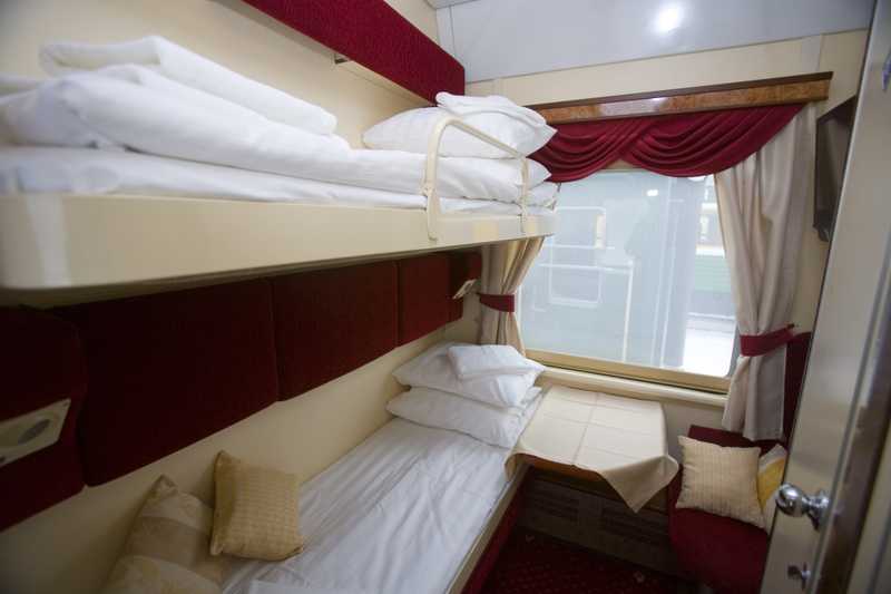 Interior da Cabine First Class Plus no Expresso Transiberiano Imperial Russia