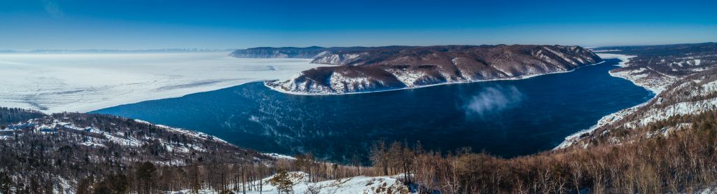 Lago Baikal durante o Inverno