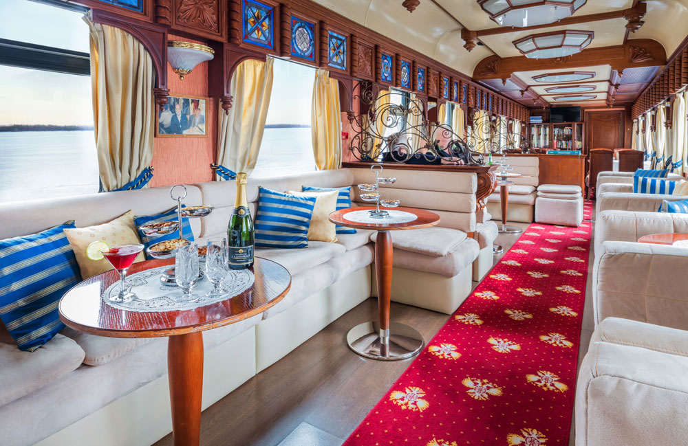 Interior do Trem Transiberiano Golden Eagle