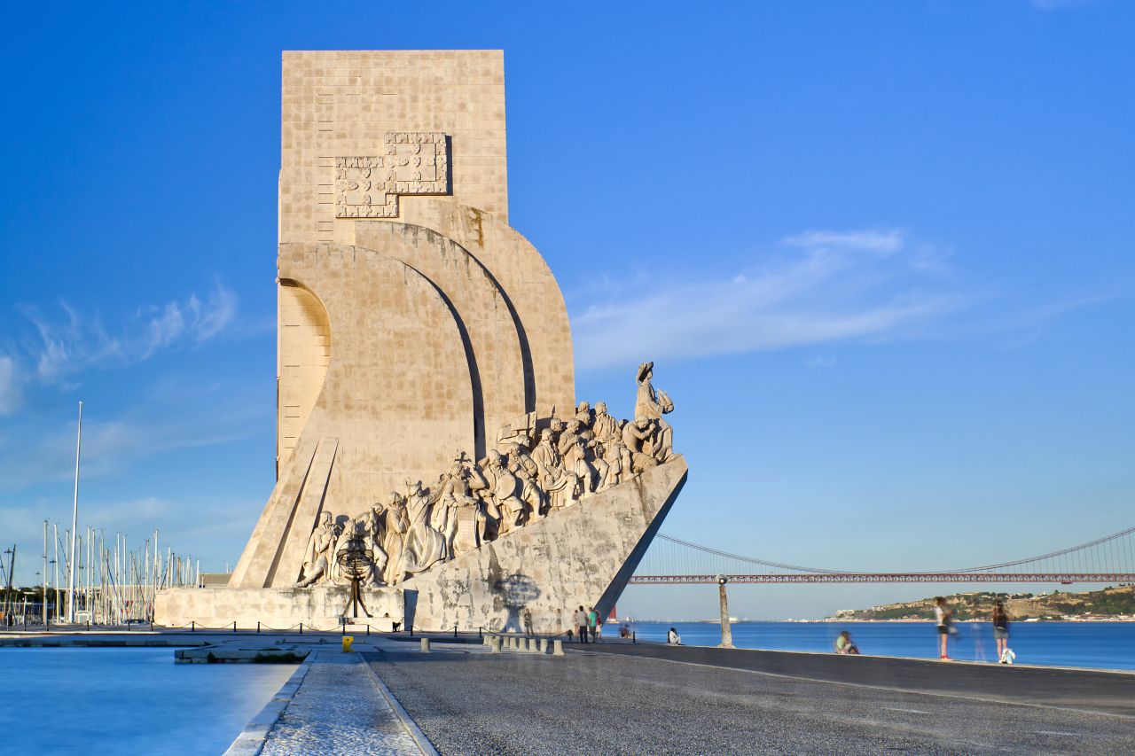 Click to enlarge image 1. Monumento aos Descobridores em Lisboa.jpg